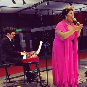 Musica «su misura» per il tuo evento: successi internazionali, pop, jazz, soul, gospel con la cantante americana Cheryl Porter musica per eventi aziendali, meeting, conferenze